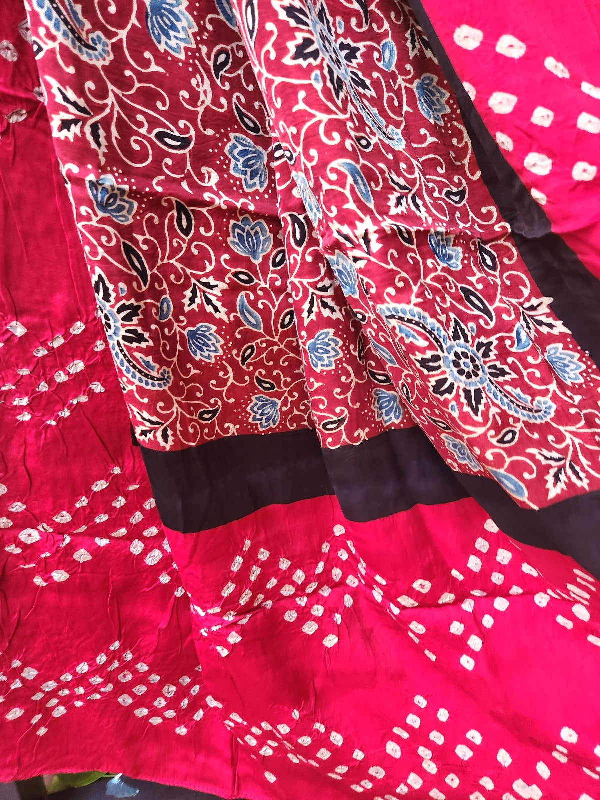 AJRAKH BANDHANI SILK DUPATTA