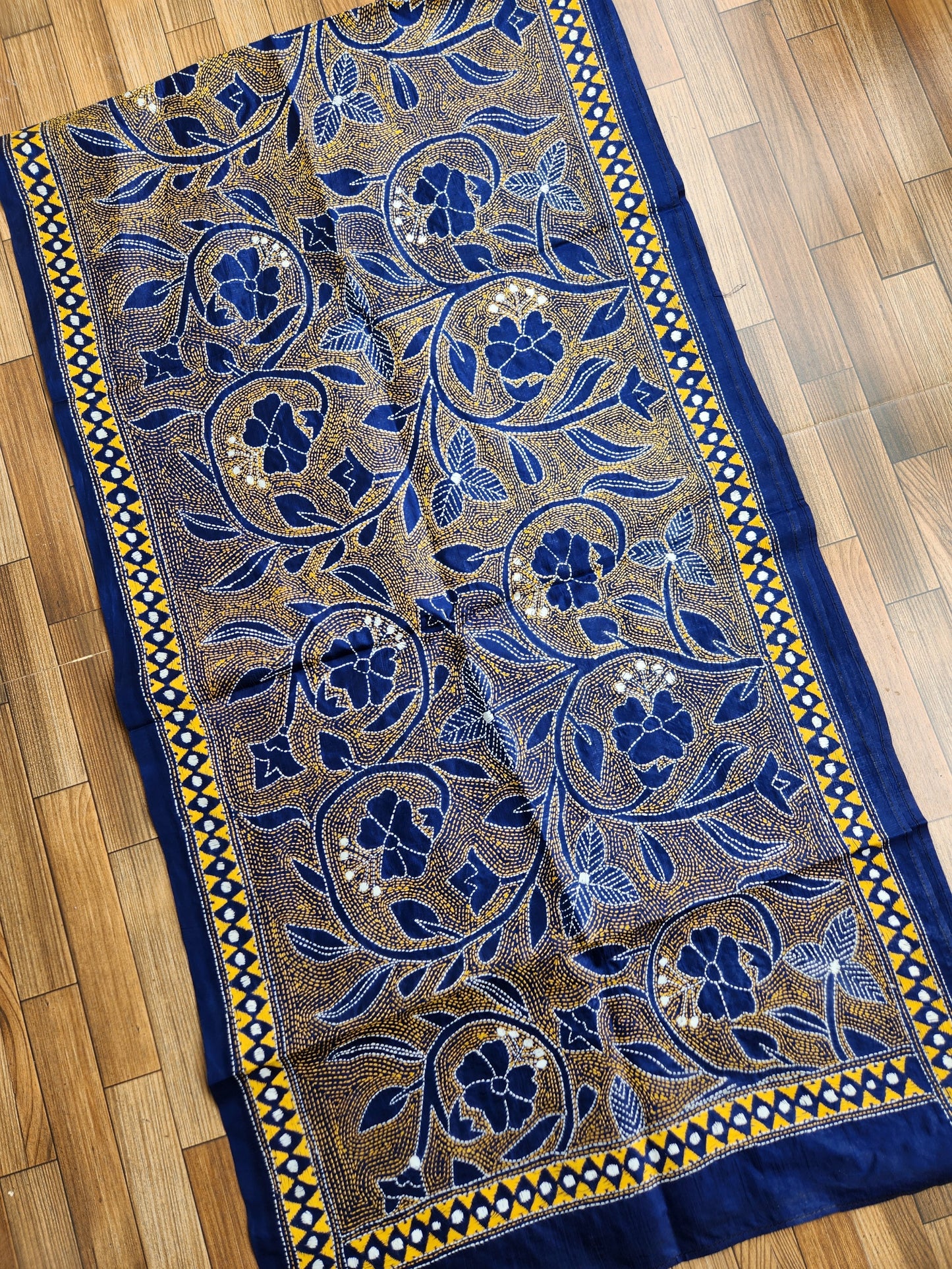 HAND EMBROIDERY STOLE - REVERSE KANTHA
