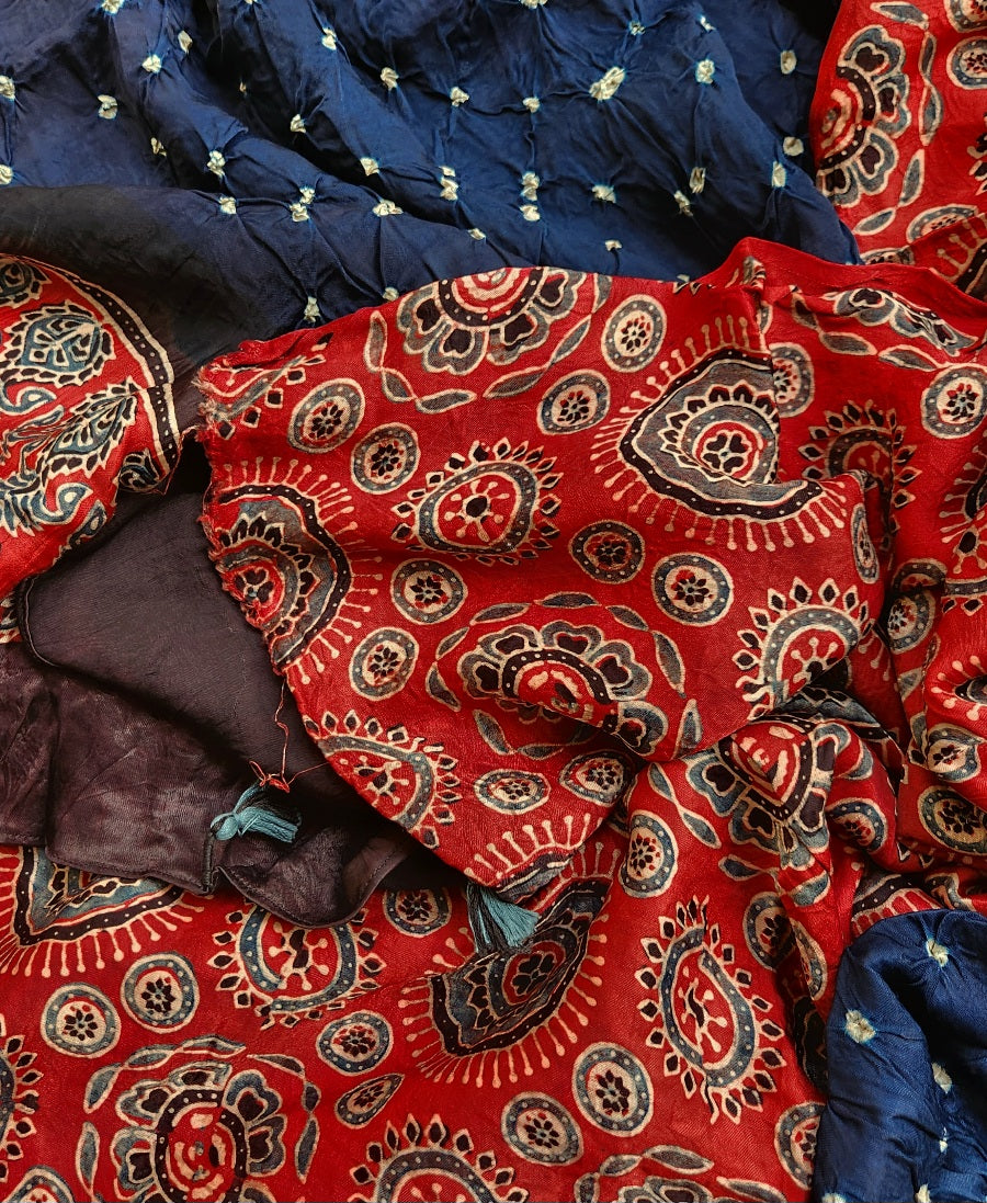 ajrakh saree indian sarees ajrakh bandhani red saree festival shopping haldioutfit bandhani saree