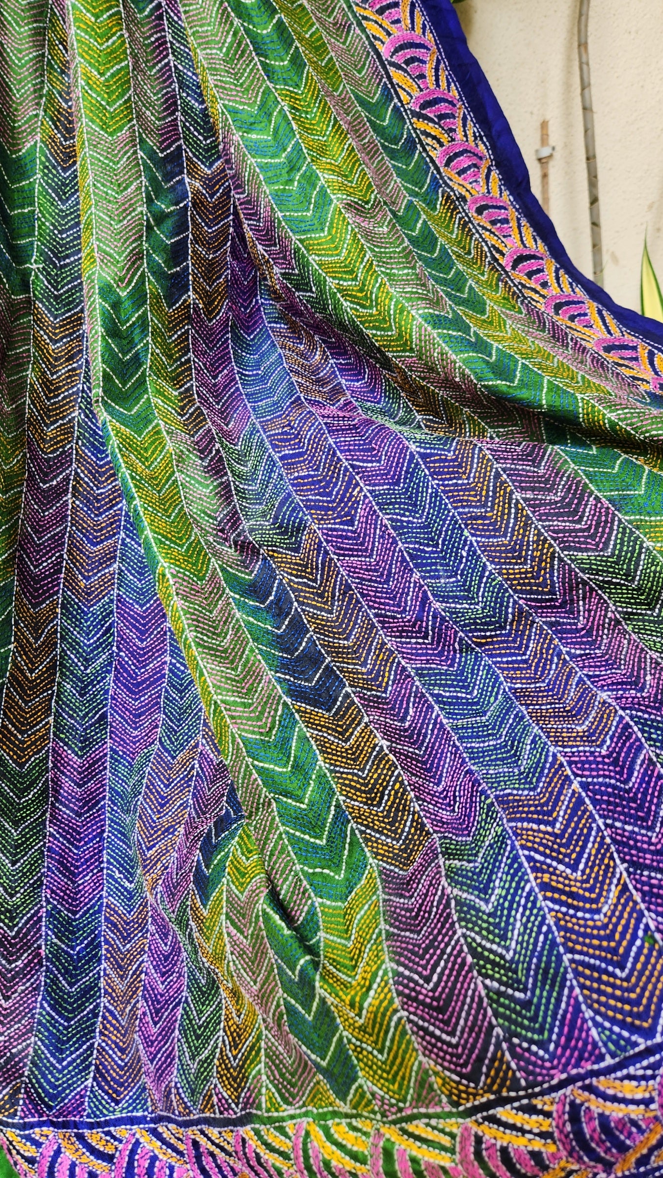 PEACOCK COLORS
