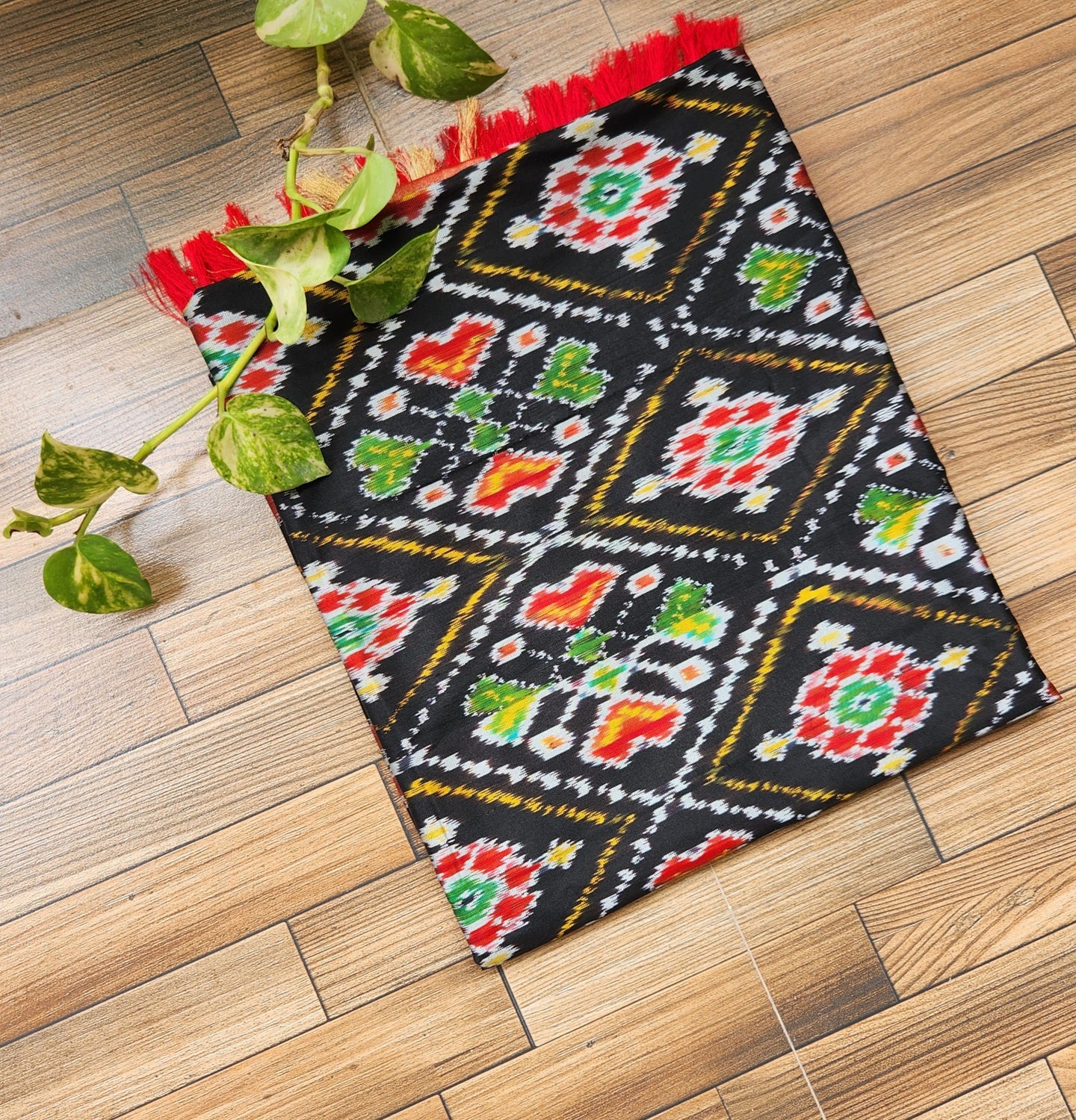 Patola Silk Dupatta Black Red dupatta Handloom Indian gifts Wedding Shopping ikat dupatta