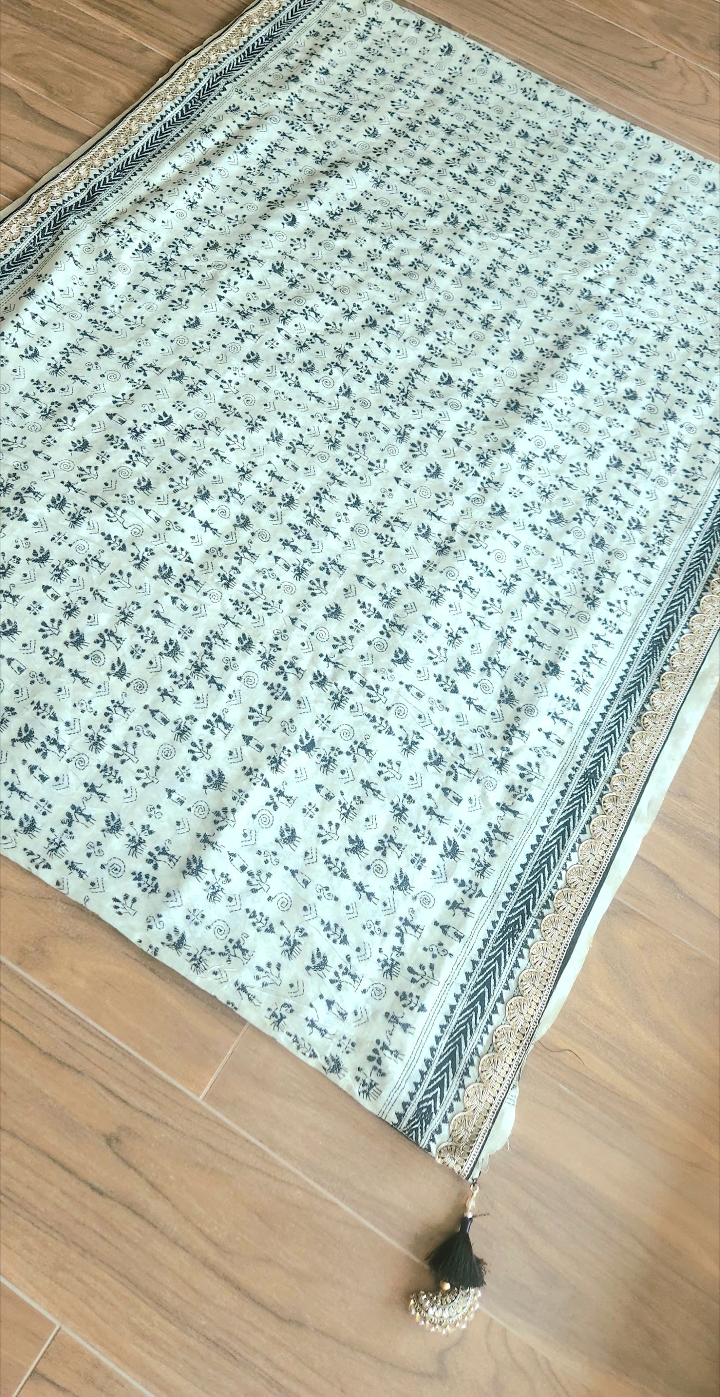 Indian gifts Diwali gifting Wedding sarees Kantha saree warli saree designer saree black and white saree handmade sarees
