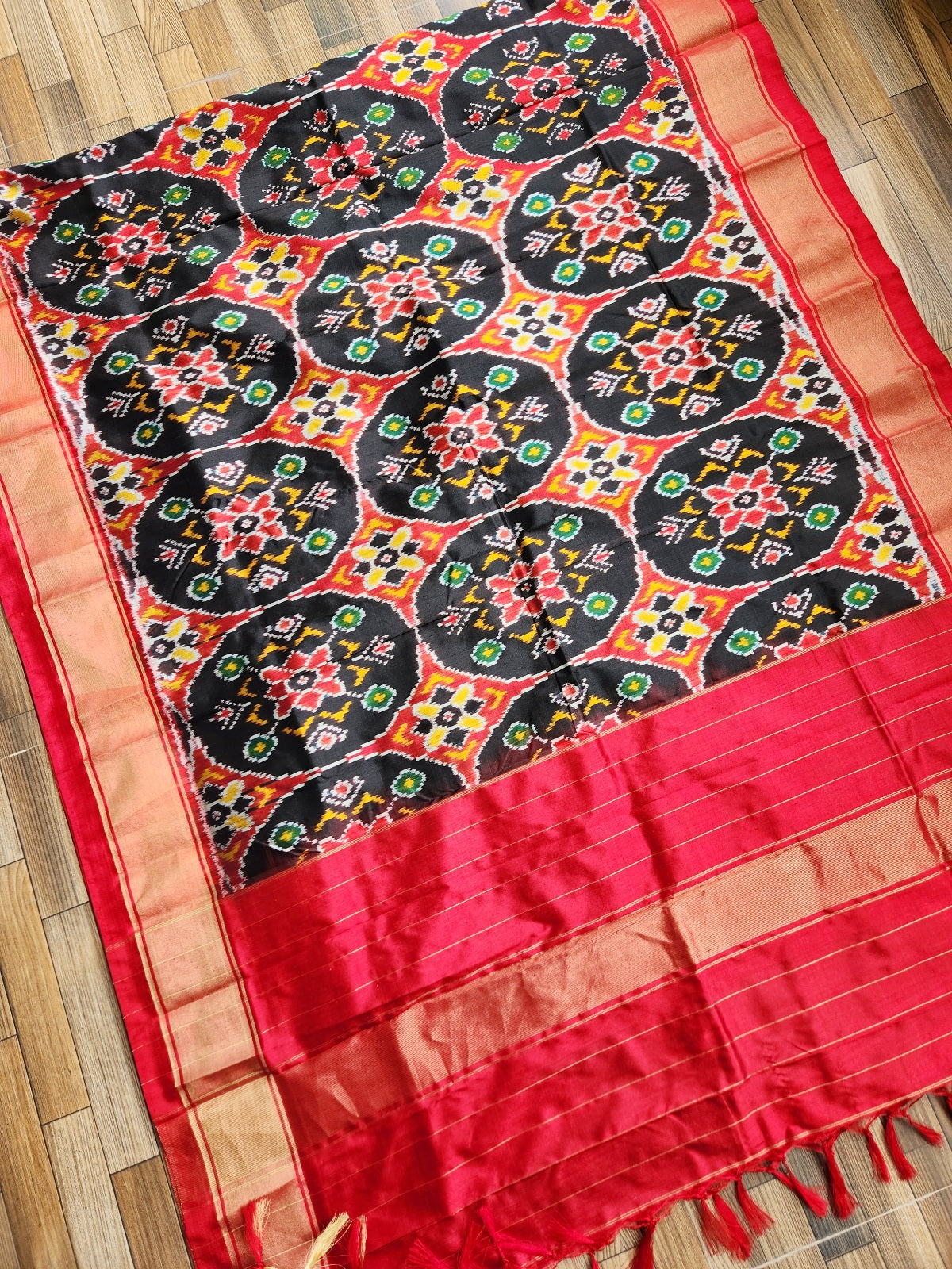 Patola Silk Dupatta Black dupatta Handloom Indian gifts Wedding Shopping ikat dupatta