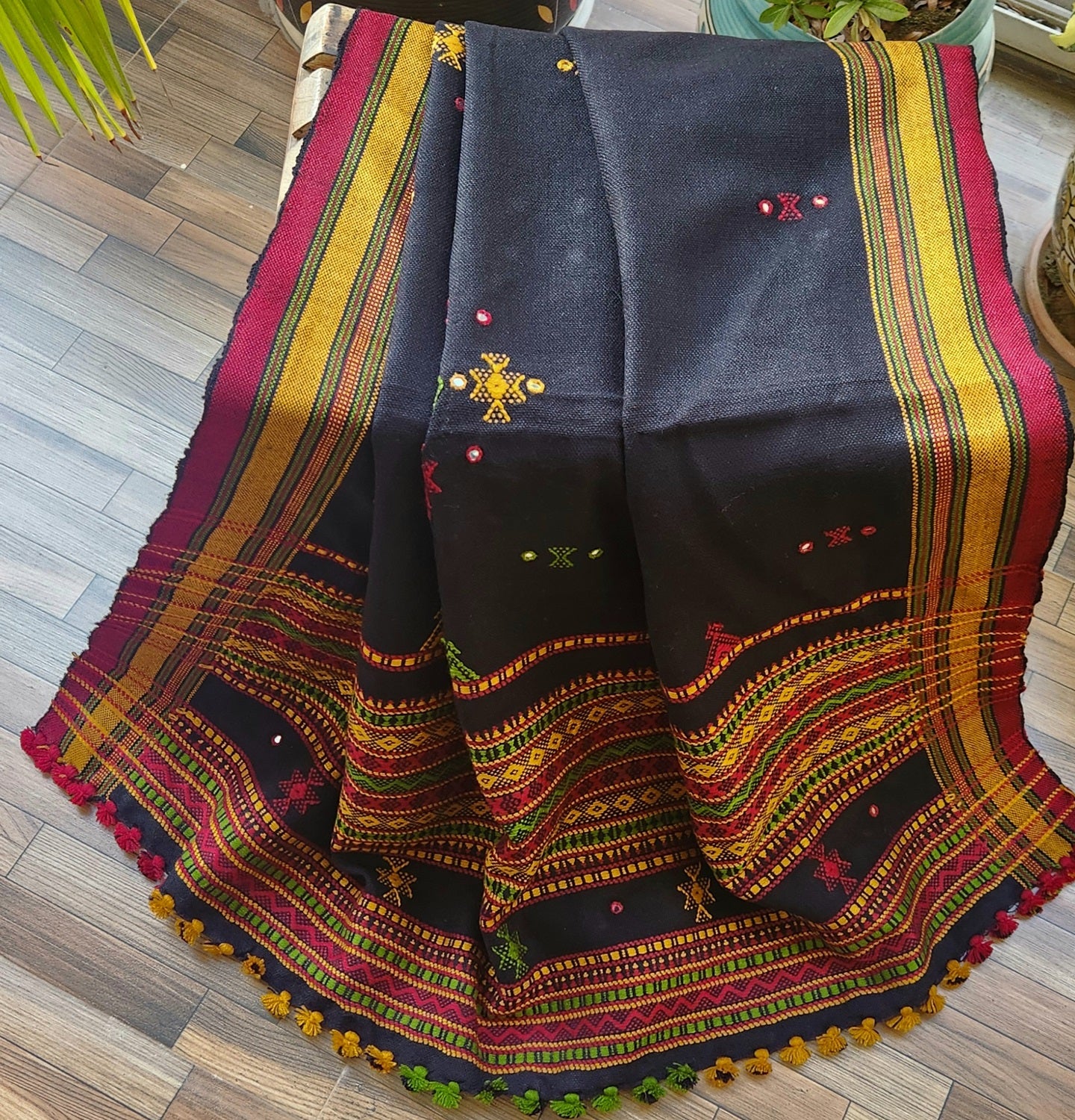 BHUJODI SHAWL