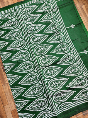 kutchworksaree sareeonline kutchworkonline kutchibharat green saree mehndi look