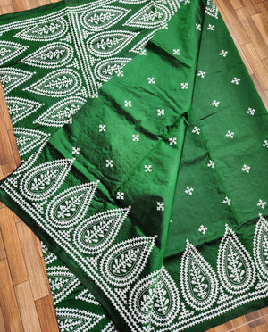 kutchworksaree sareeonline kutchworkonline kutchibharat green saree mehndi look