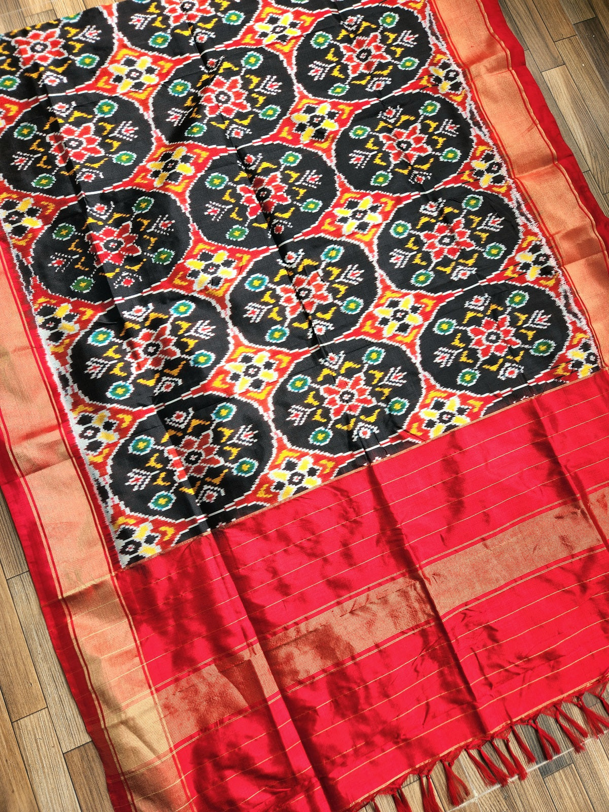 Patola Silk Dupatta Black and red dupatta Handloom Indian gifts Wedding Shopping  ikat dupatta