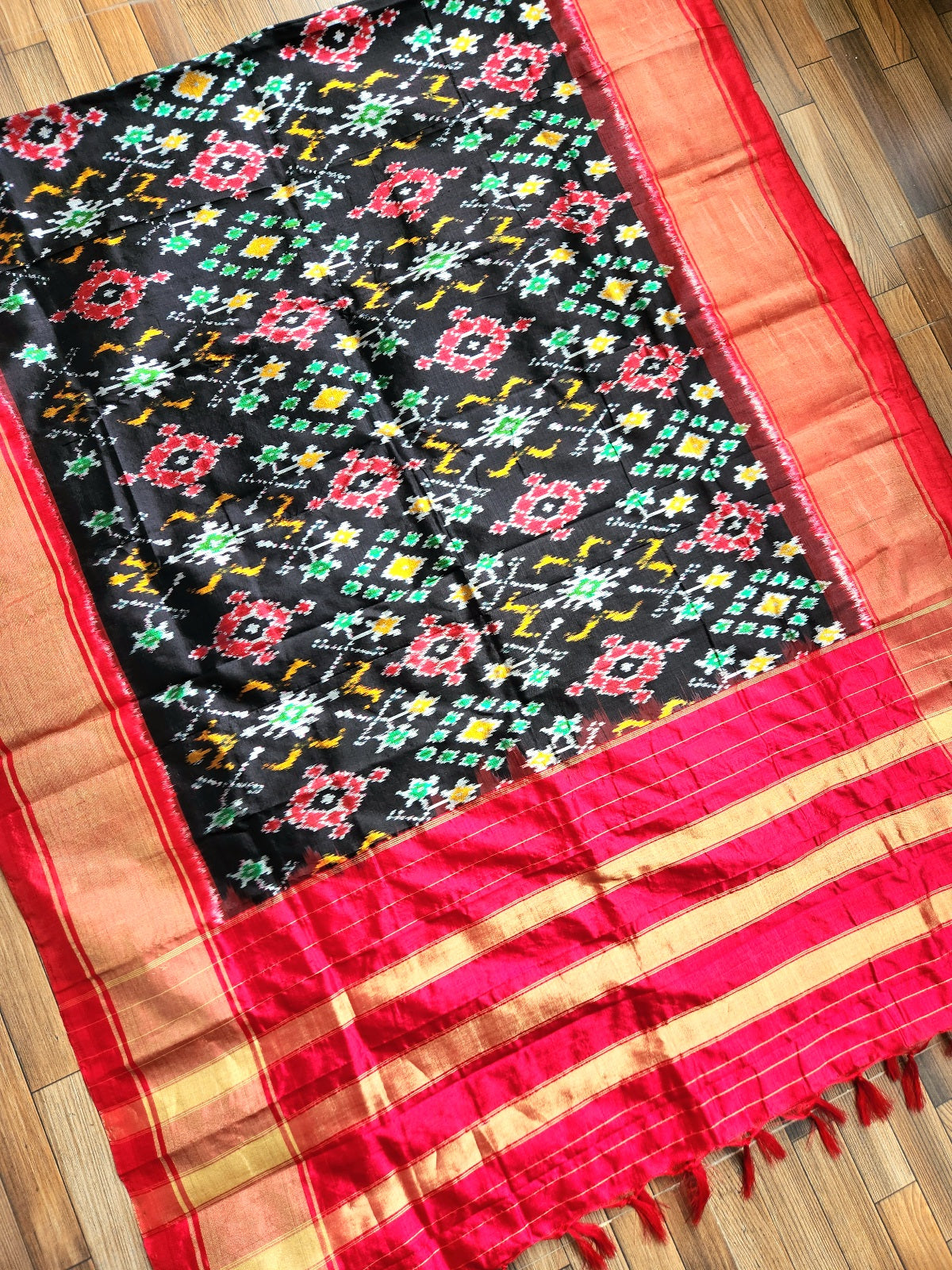 Patola Silk Dupatta Black and red dupatta Handloom Indian gifts Wedding Shopping  ikat dupatta