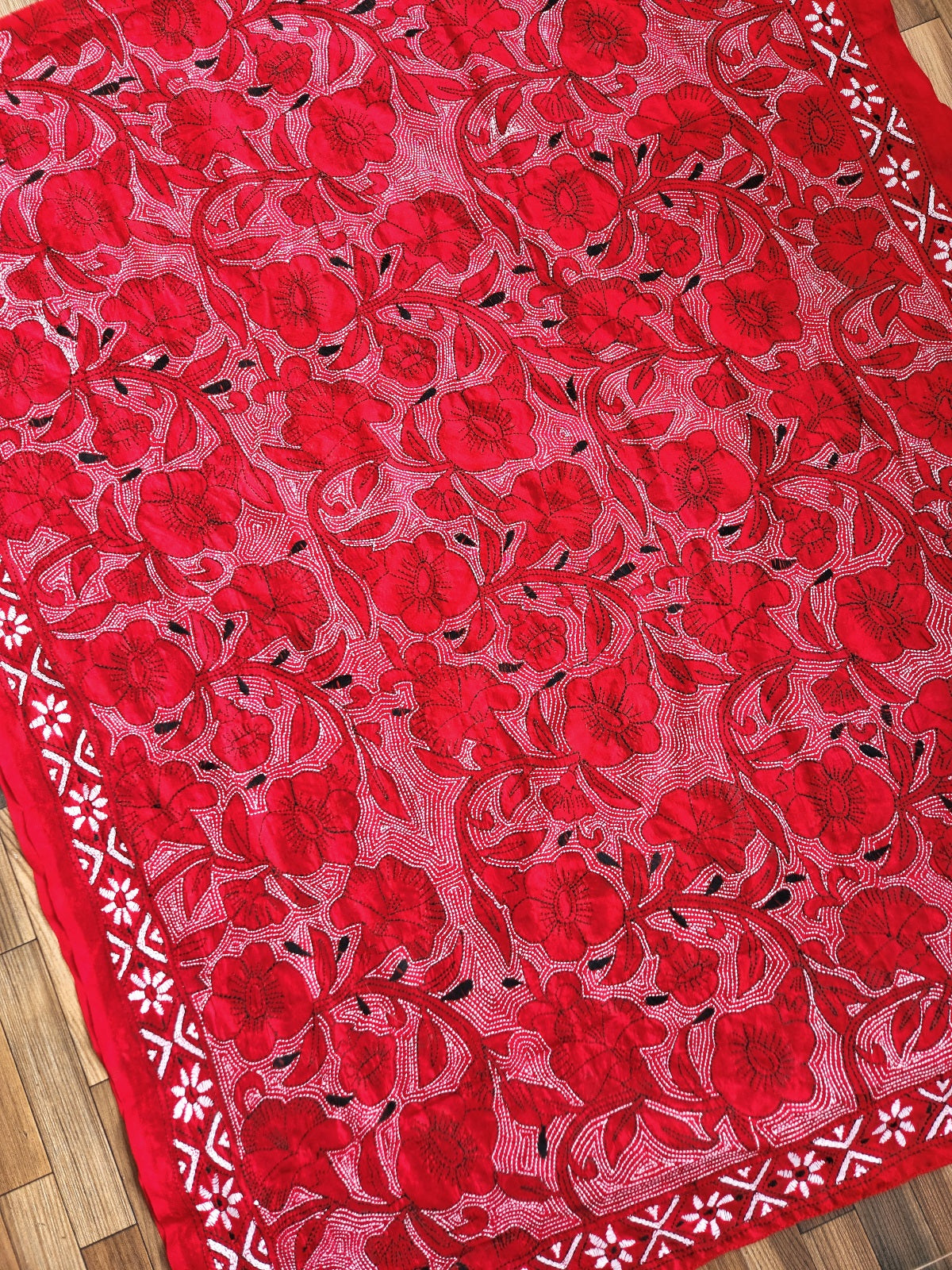 red dupatta kantha dupatta