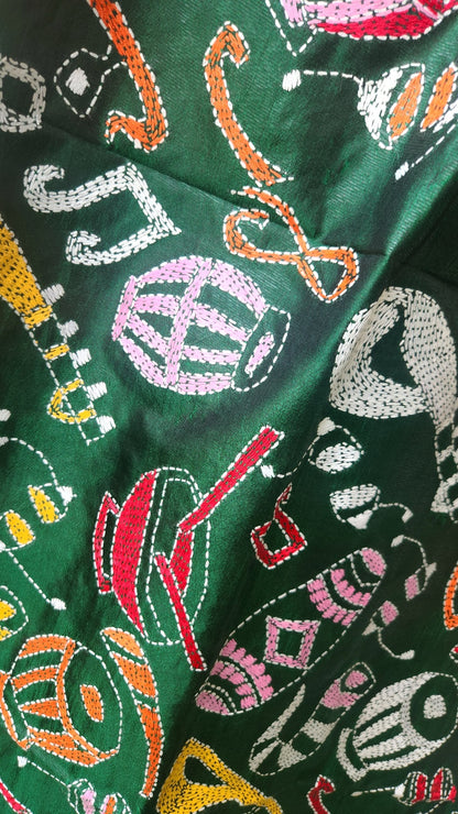 kantha stoles floral Indian gifts corporate gifts handmade slow fashion mehndi look green dupatta