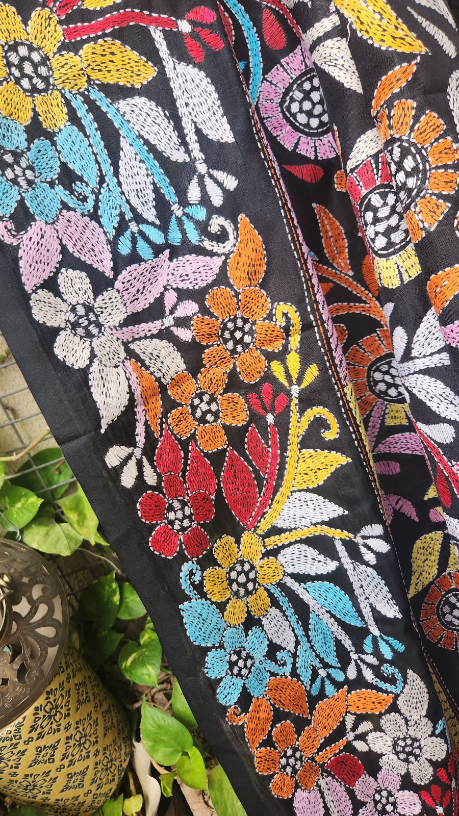 BLACK BEAUTY KANTHA DUPATTA