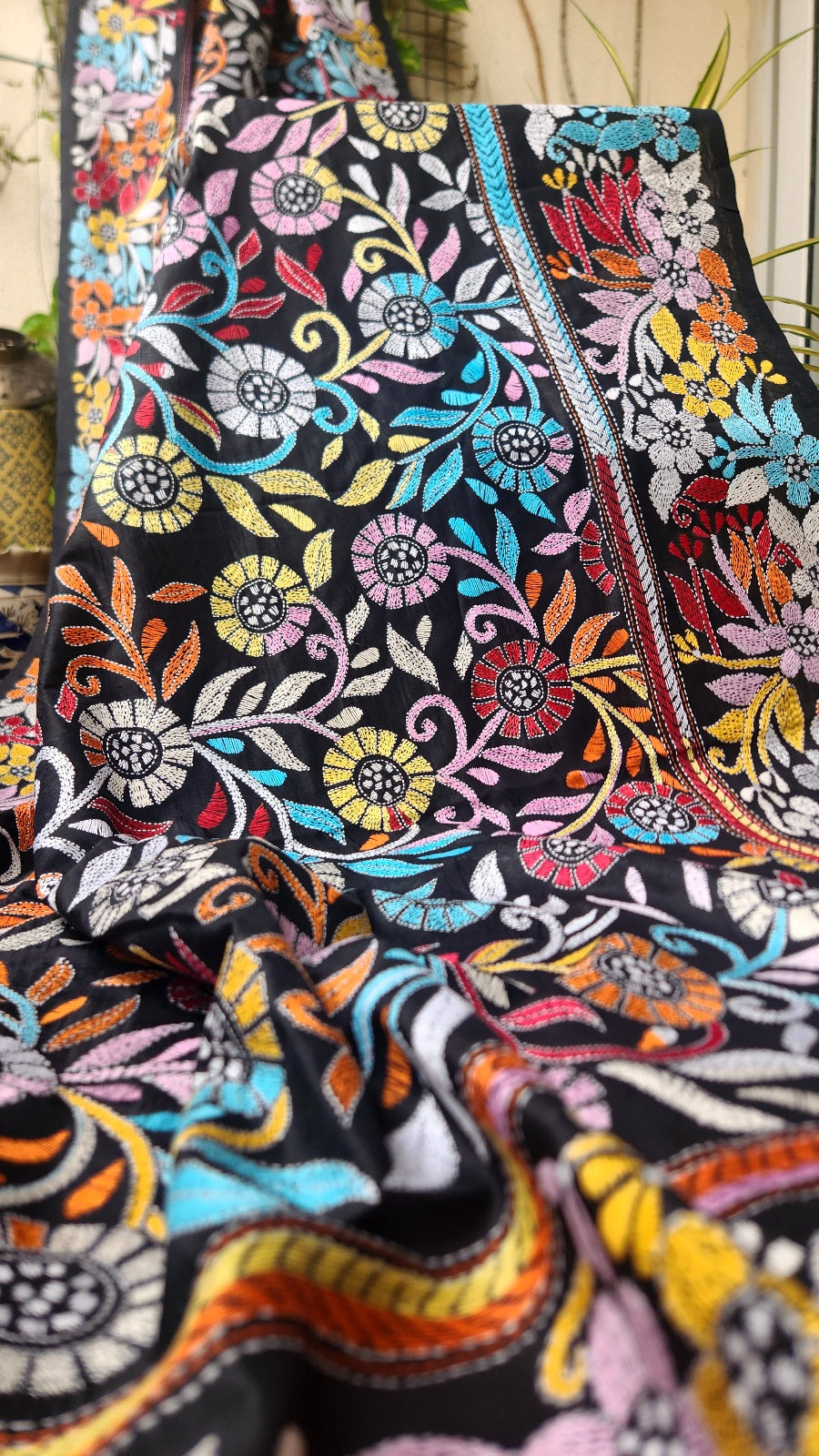 BLACK BEAUTY KANTHA DUPATTA