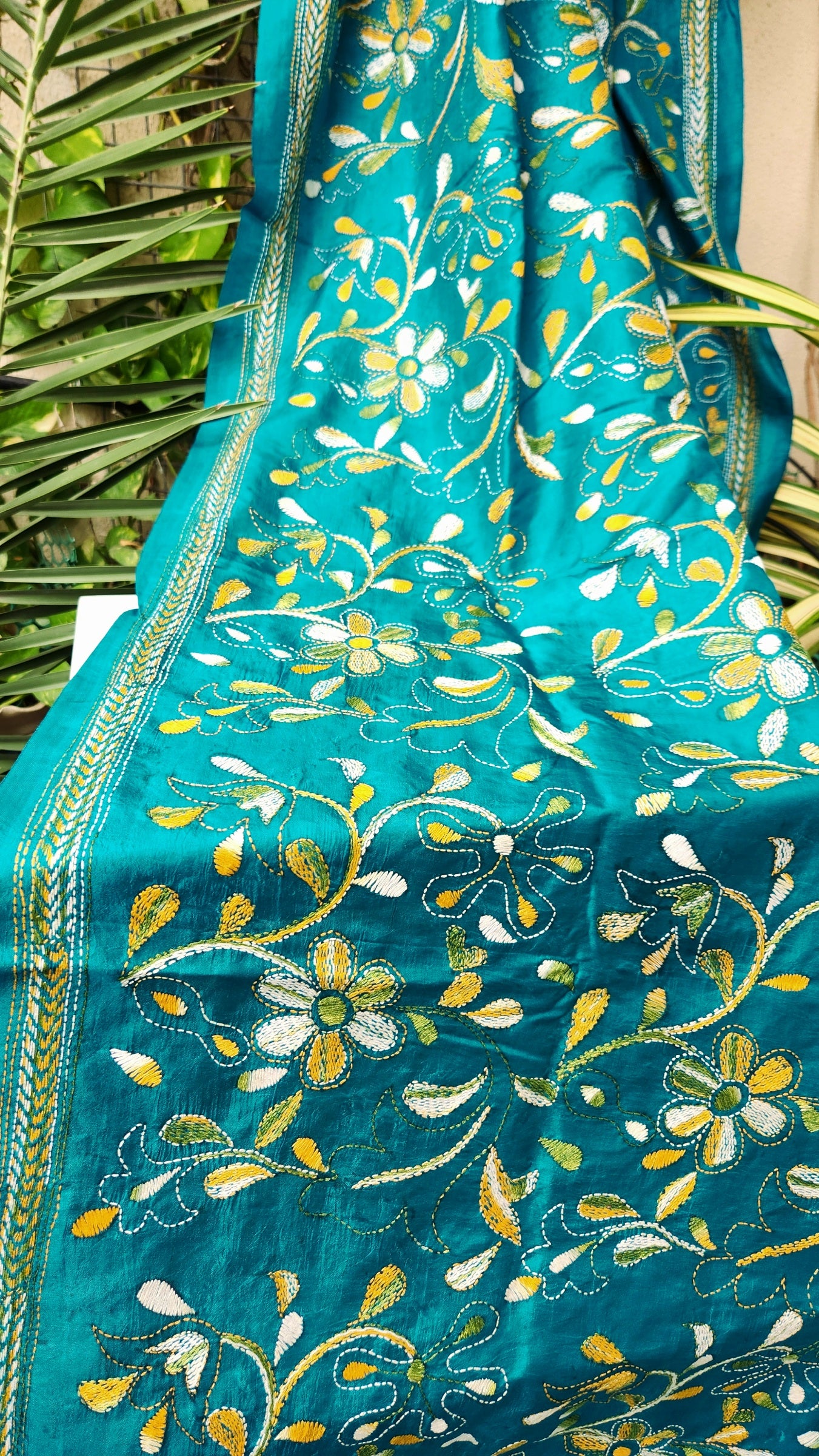 FLORAL KANTHA DUPATTA