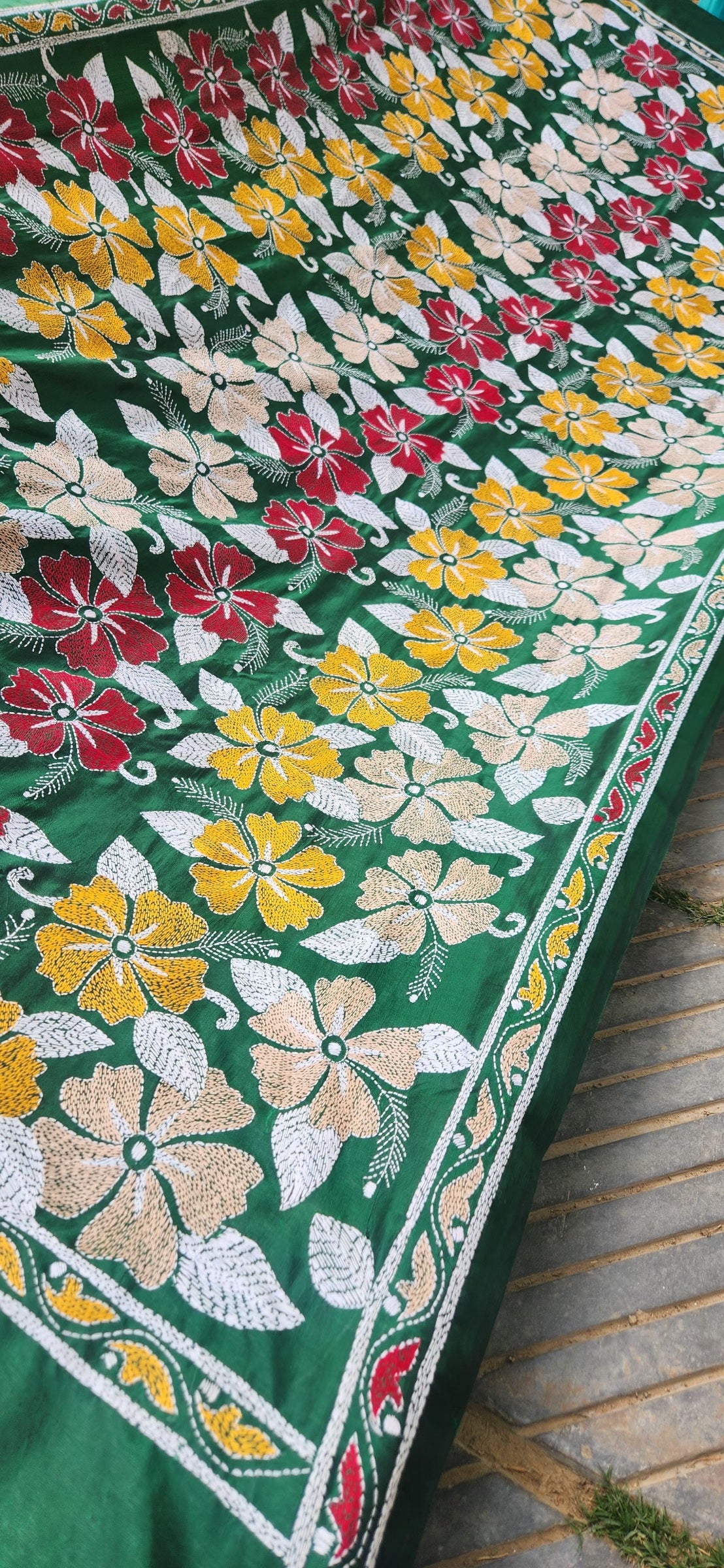 GREEN GLORY KANTHA DUPATTA