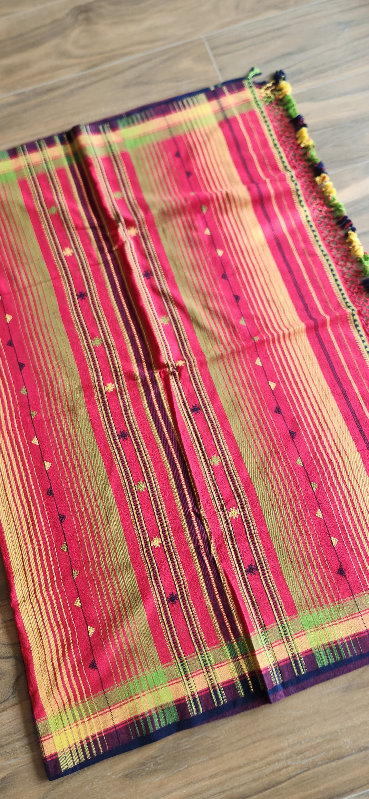 Bhujodi saree cotton saree handloom saree officewear saree Redsaree