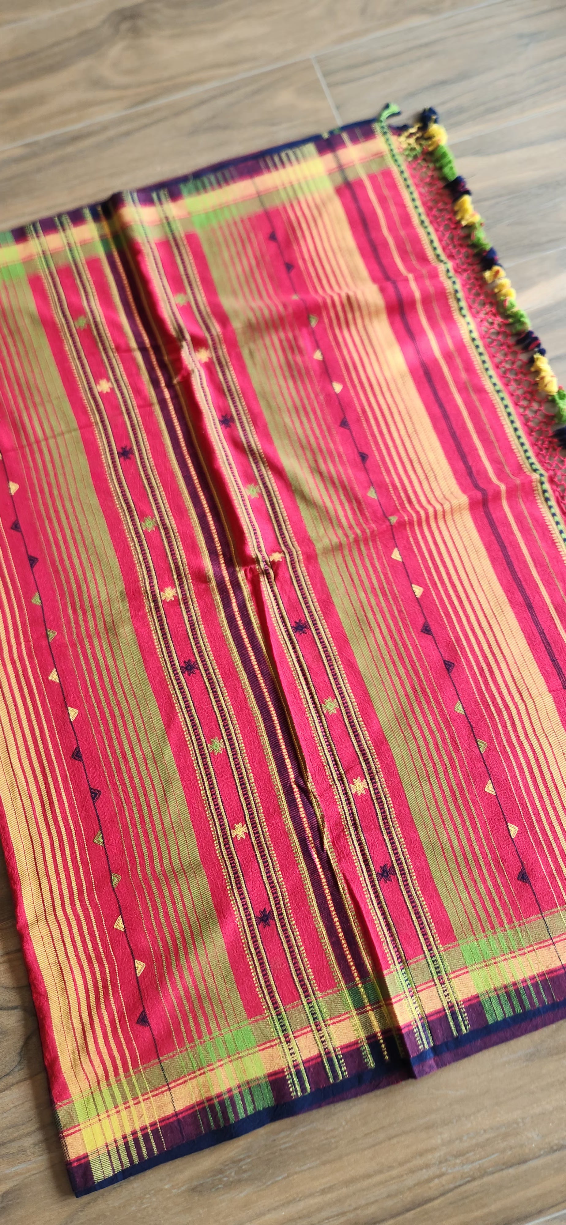 Bhujodi saree cotton saree handloom saree officewear saree Redsaree