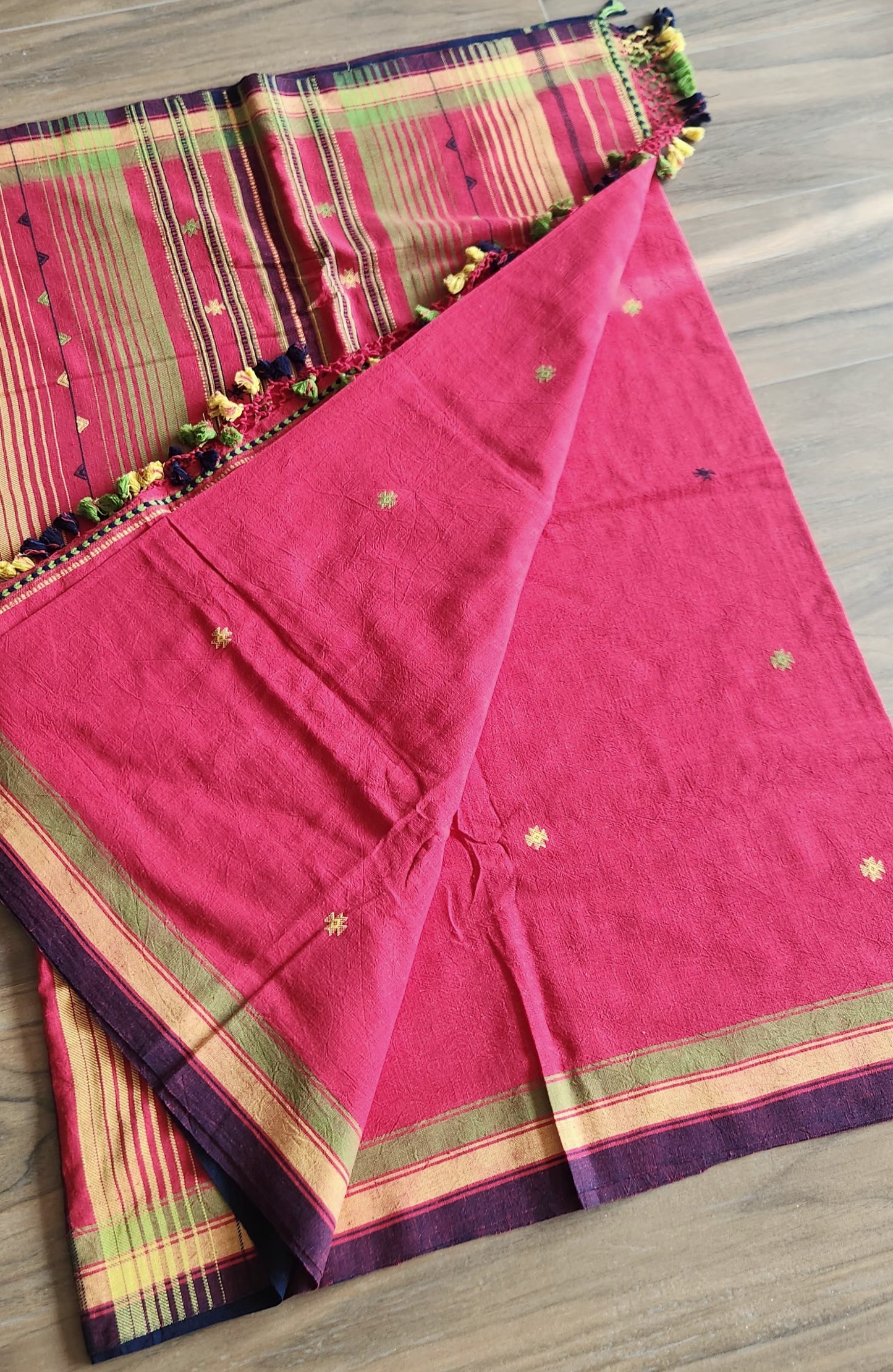 Bhujodi saree cotton saree handloom saree officewear saree Redsaree