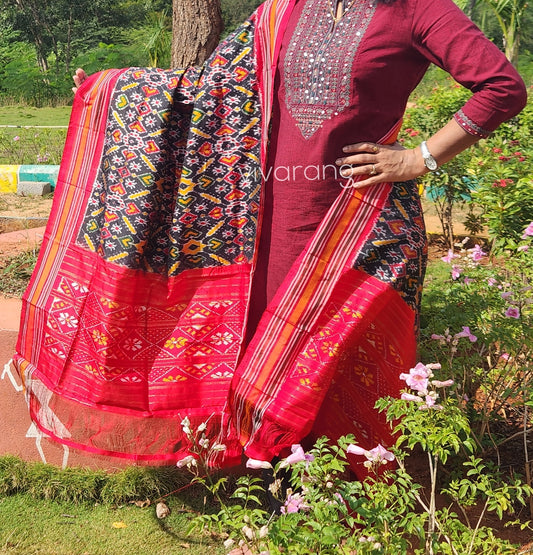 Patola Silk Dupatta Black dupatta Handloom Indian gifts Wedding Shopping  ikat dupatta