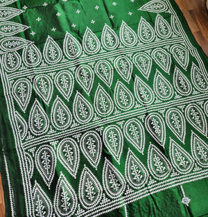kutchworksaree sareeonline kutchworkonline kutchibharat green saree mehndi look