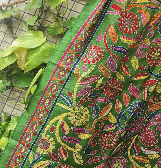 kantha stoles floral Indian gifts corporate gifts handmade slow fashion mehndi look green dupatta