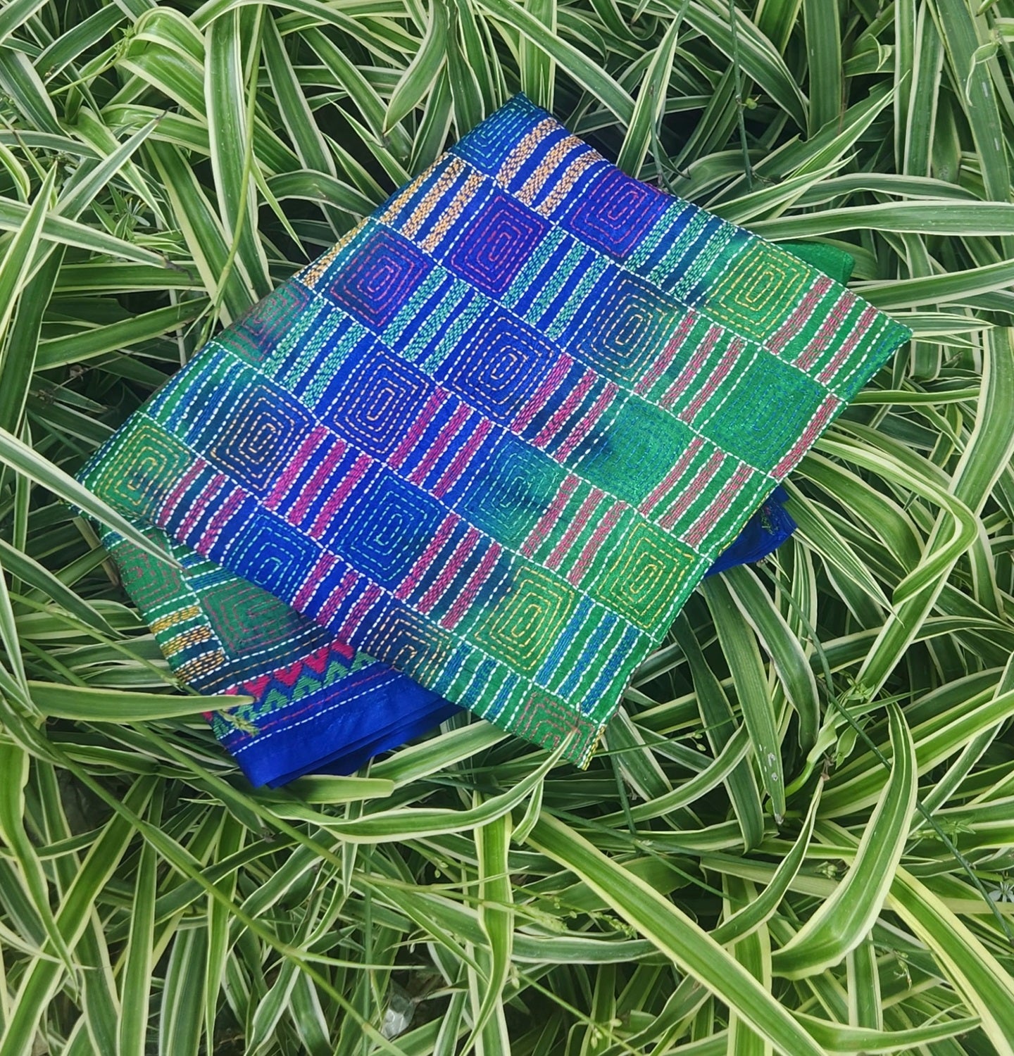 PEACOCK COLORS