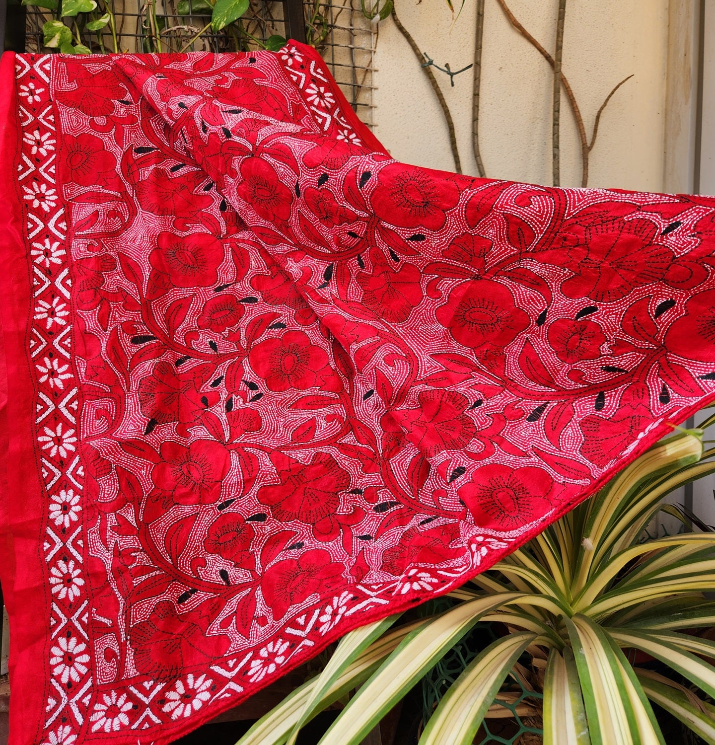 red dupatta kantha dupatta