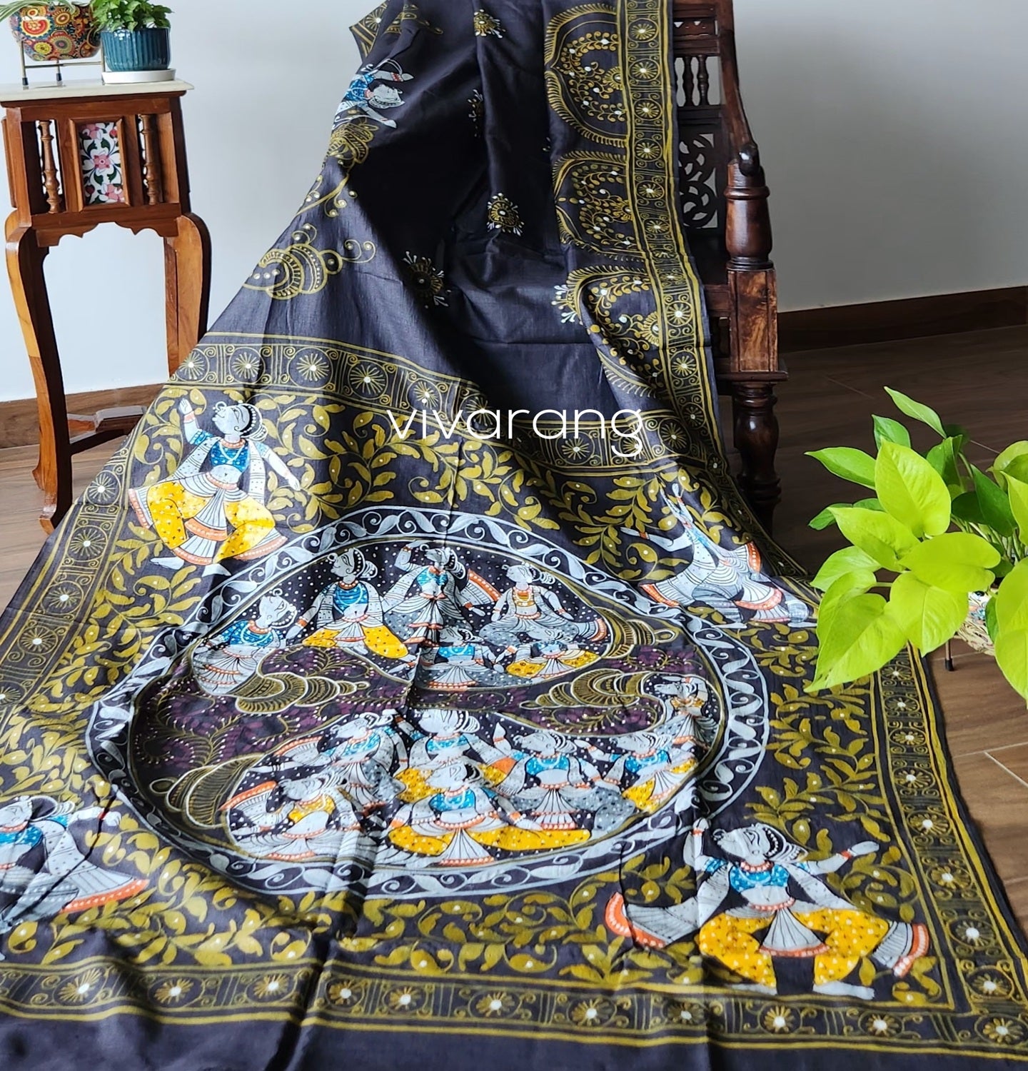 Pattachitra sare eblack saree golden saree saree as gifts Diwali shopping Indian saree
