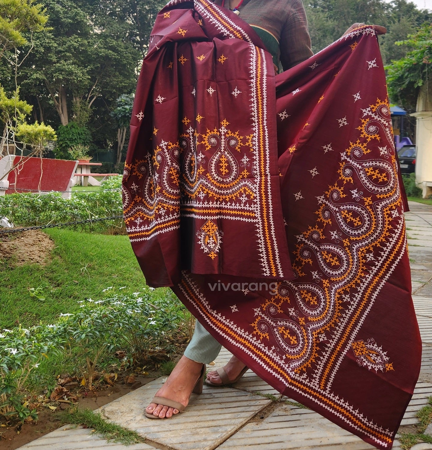 kutchwork dupatta kantha dupatta