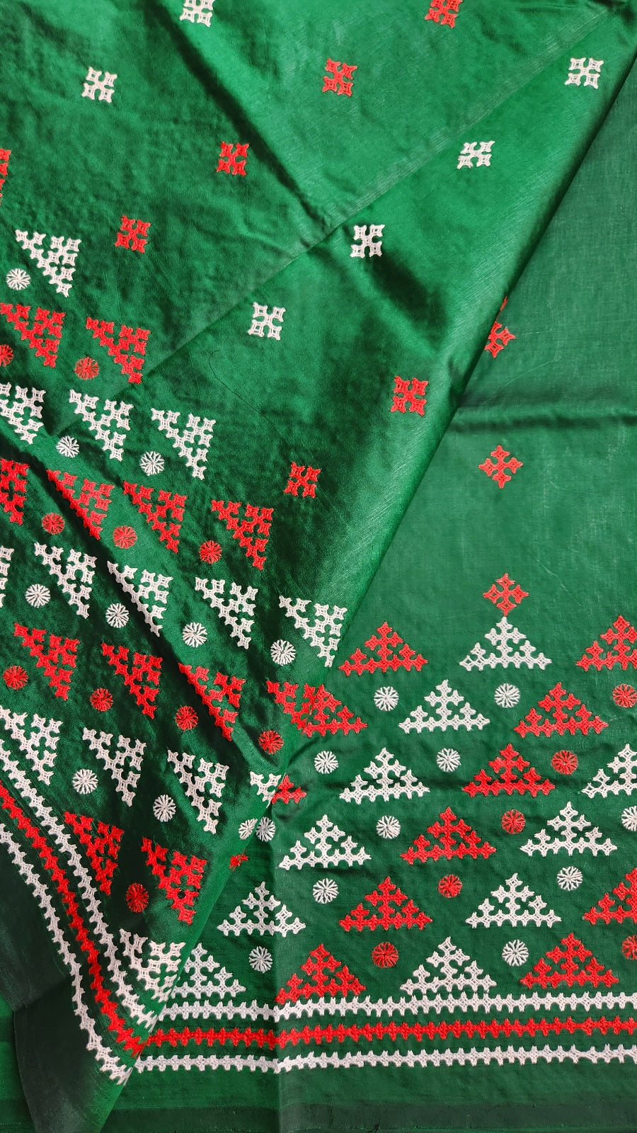 silk saree handmade kutchwork saree kutchibharat green saree mehndilook wedding shopping