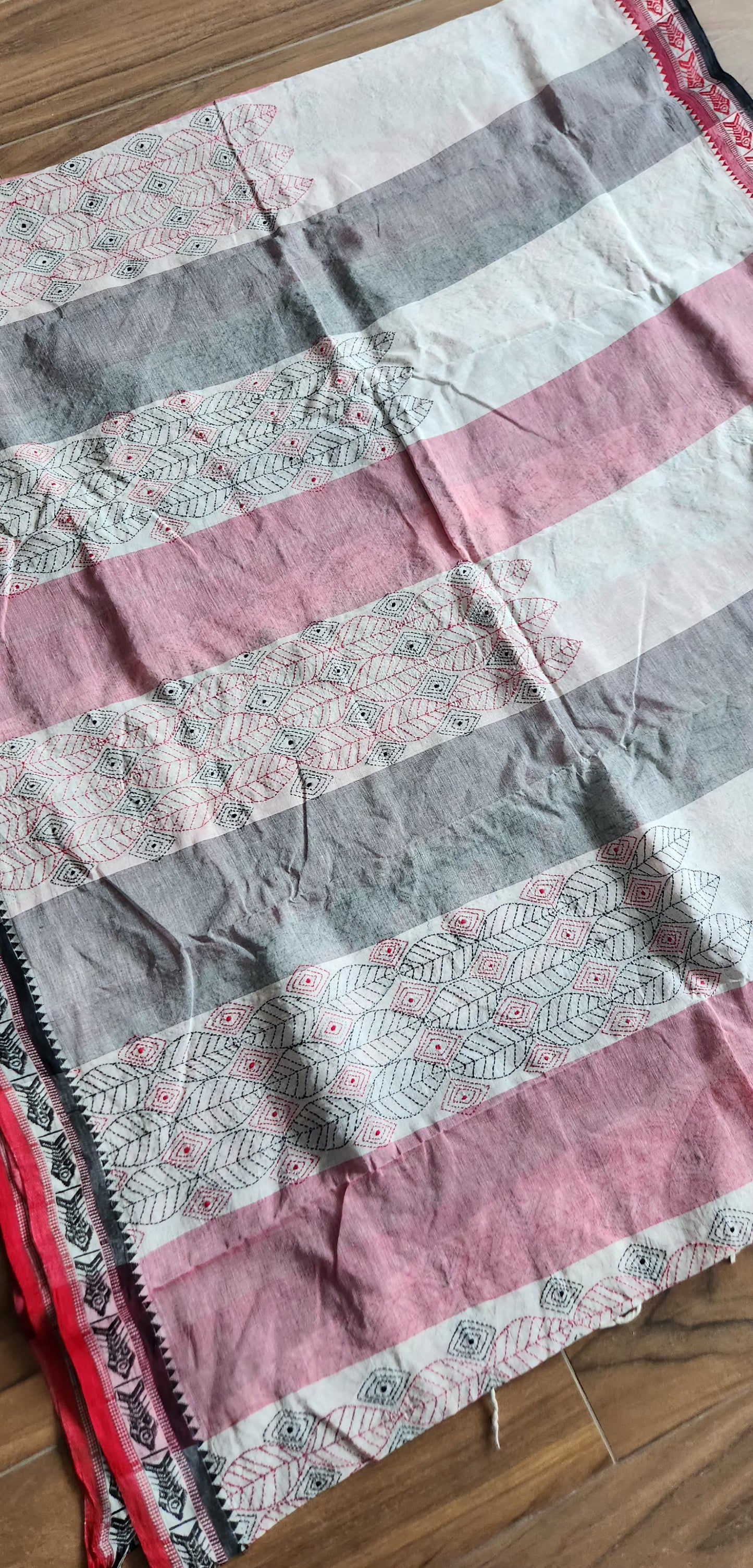 kantha saree dhonakali saree saree handmade saree below 5000 handloom saree fish saree PUjo shopping