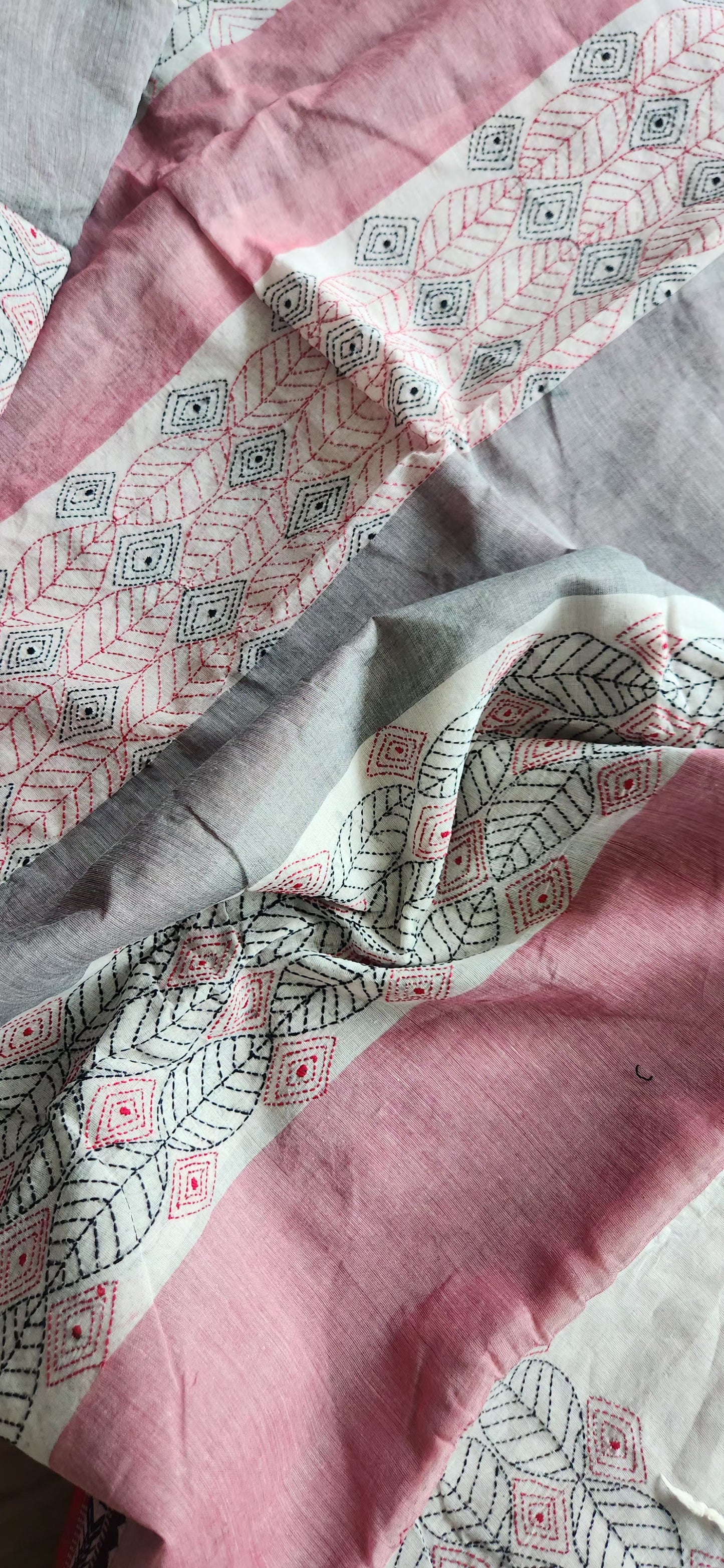 kantha saree dhonakali saree saree handmade saree below 5000 handloom saree fish saree PUjo shopping