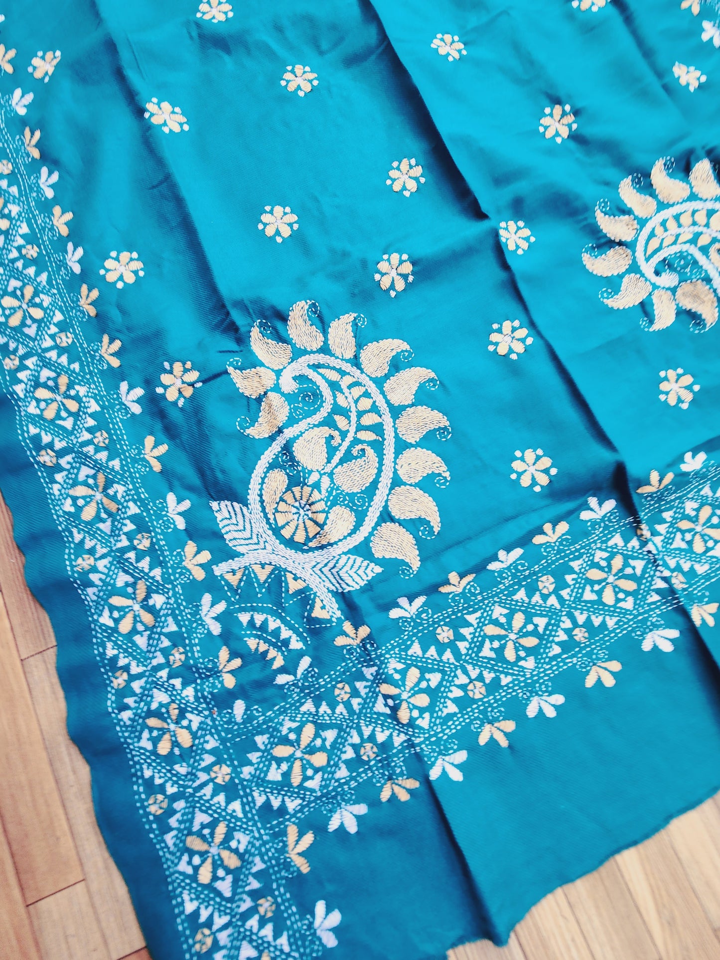 KANTHA WOOLEN SHAWL