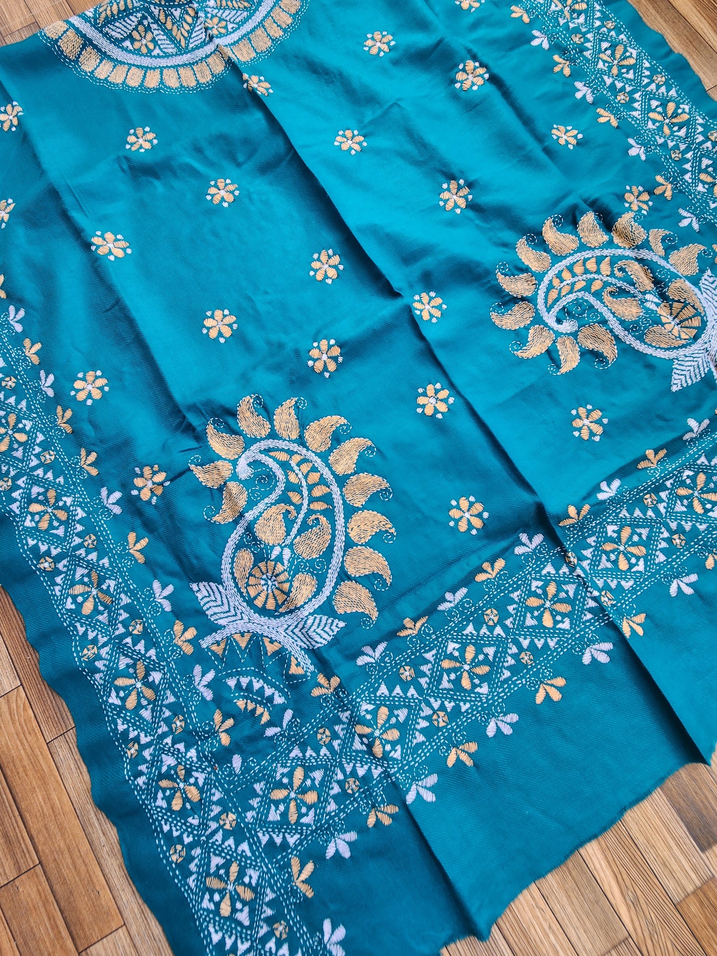 KANTHA WOOLEN SHAWL