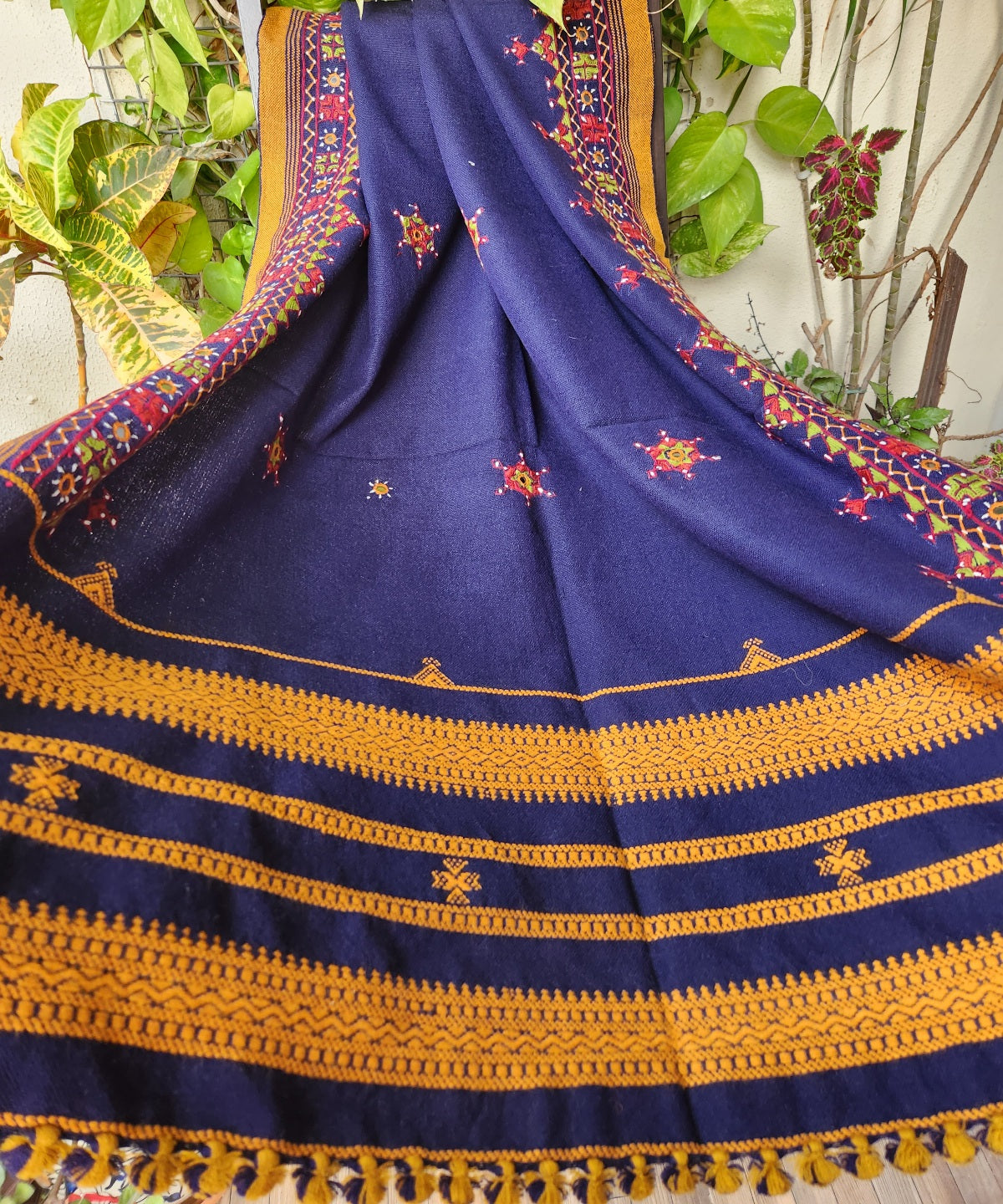 haldilook haldi blue outfit woolen shawls bhujodi Indian gifts