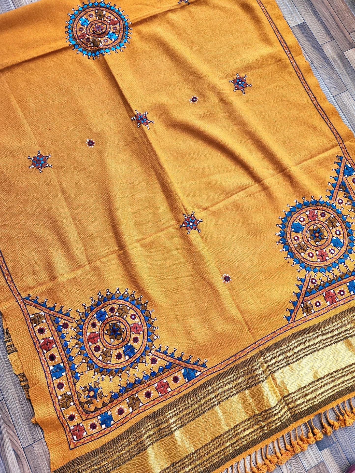 haldilook haldi yellow outfit woolen shawls bhujodi Indian gifts