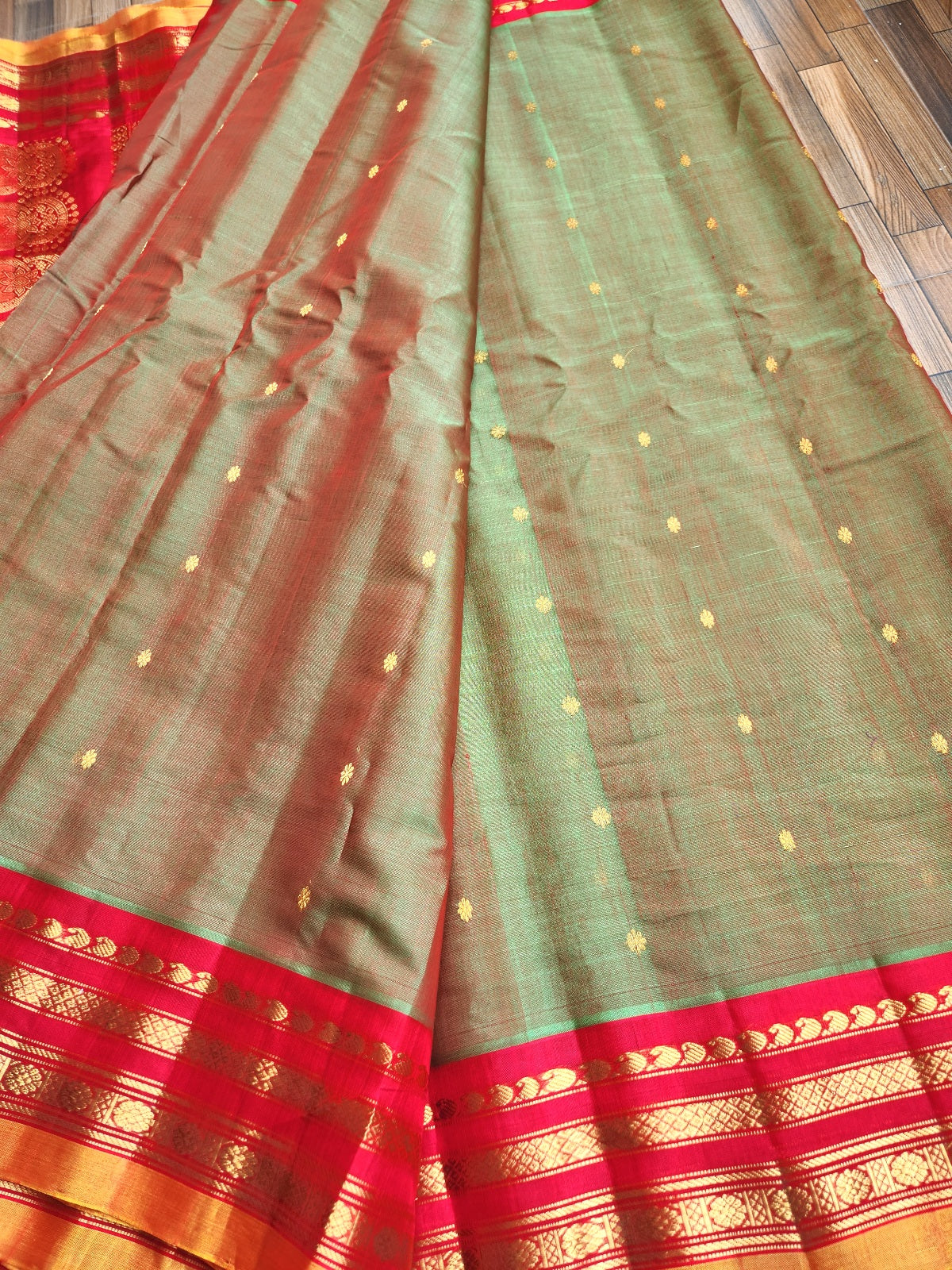 gadwal saree handloom saree green saree wedding shopping SICO saree Mehndi look