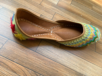 HANDCRAFTED MOJRI