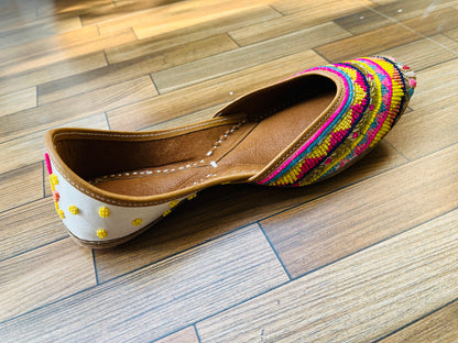 HANDCRAFTED MOJRI