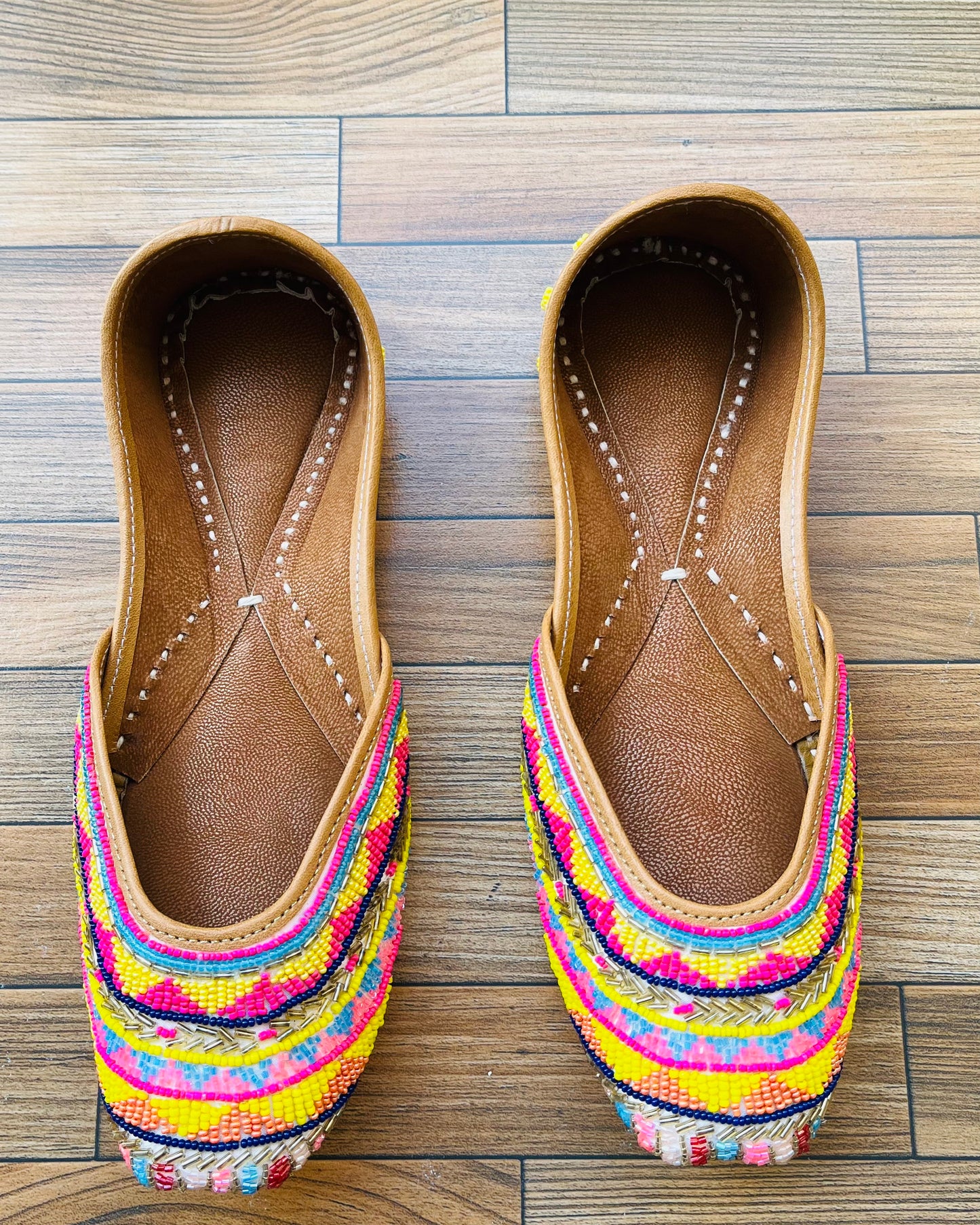 HANDCRAFTED MOJRI