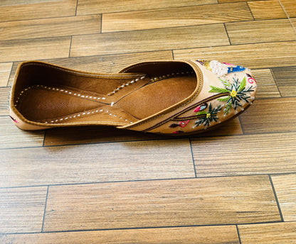 HANDCRAFTED MOJRI