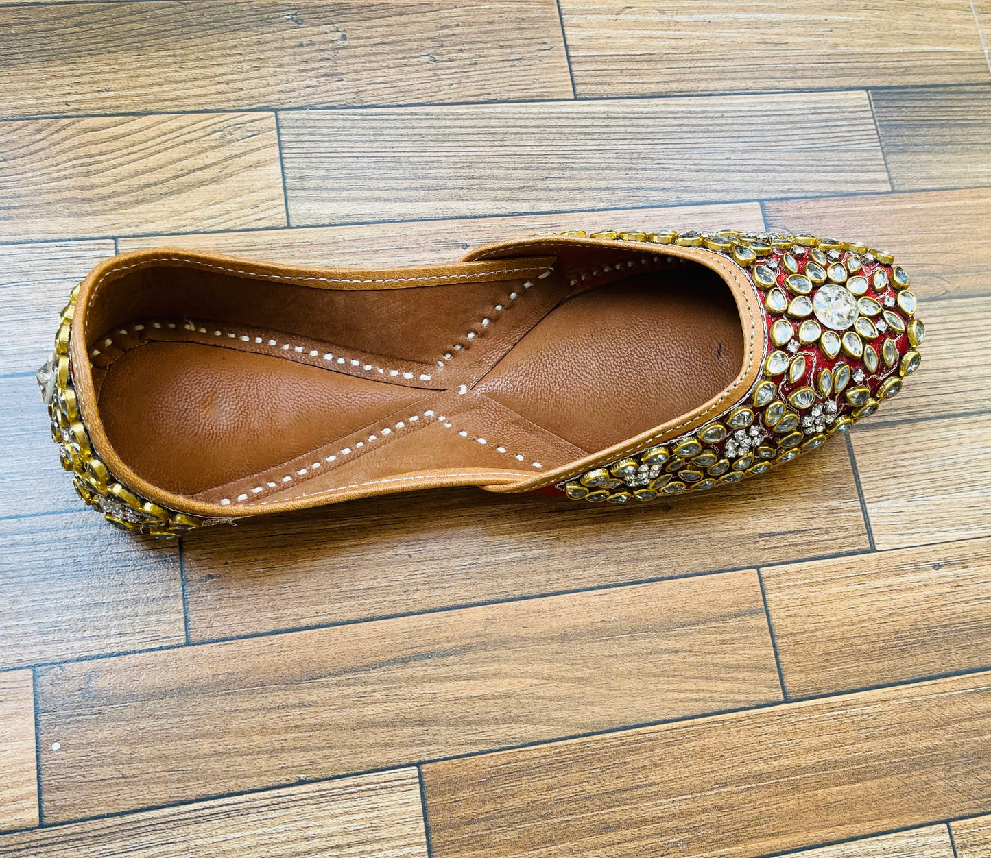 HANDCRAFTED MOJRI