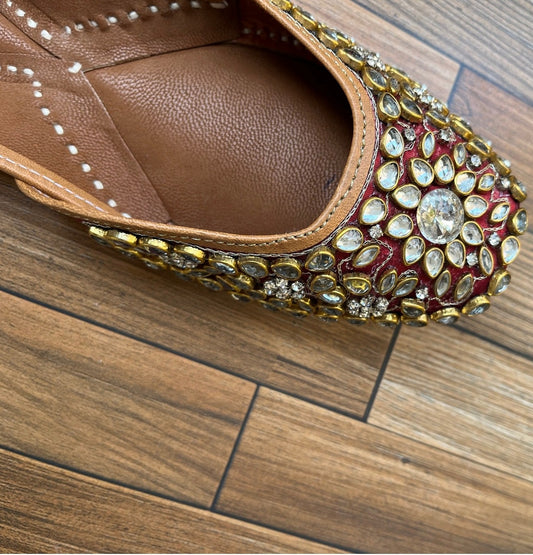HANDCRAFTED MOJRI