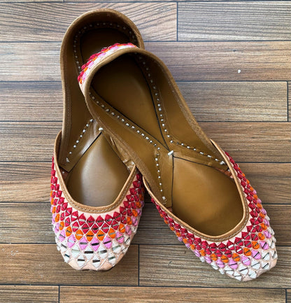 HANDCRAFTED MOJRI