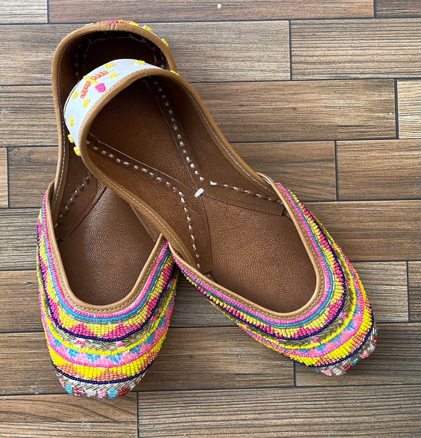 HANDCRAFTED MOJRI