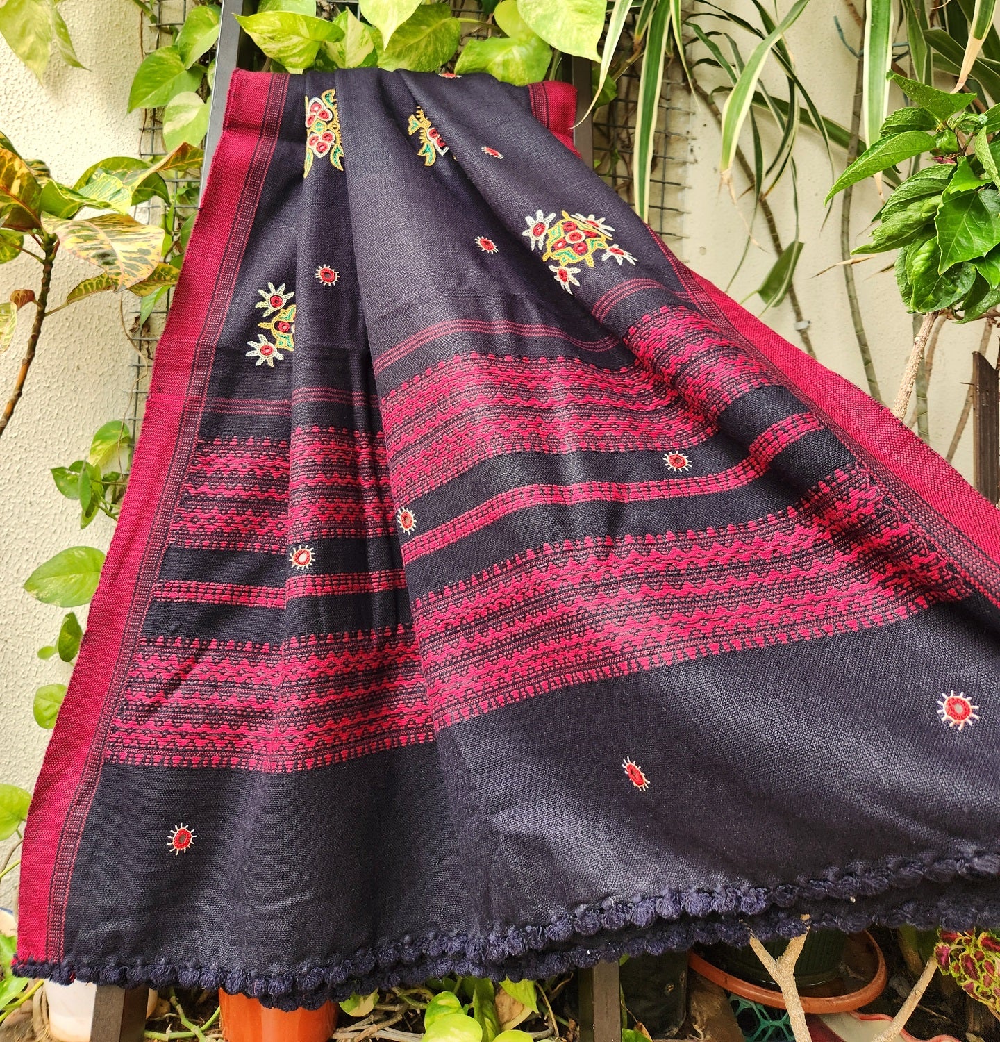 kutch bhujodi embroidery mirrorwork shawl wrap black