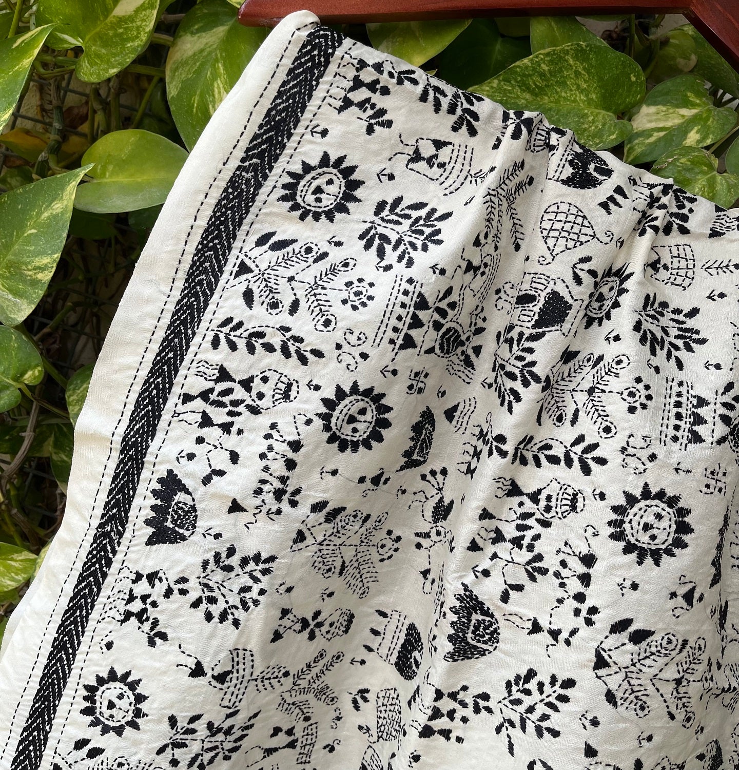 HAND EMBROIDERY STOLE WARLI warlistole stoles stole silkstole gifts indian corporate gifts